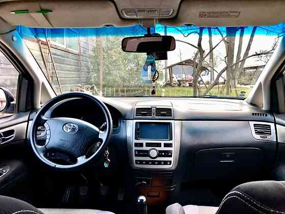 Toyota Avensis Verso 2004 год Рыбница Рыбница