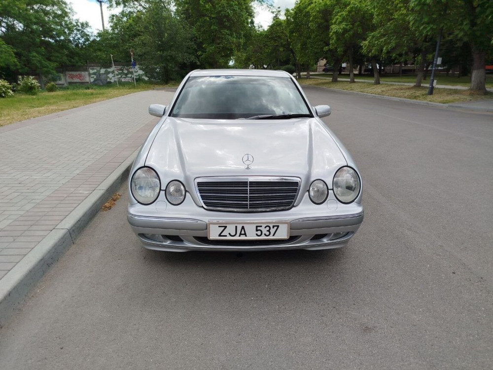 Mercedes E-Class 2001 год Бендеры Бендеры - изображение 3