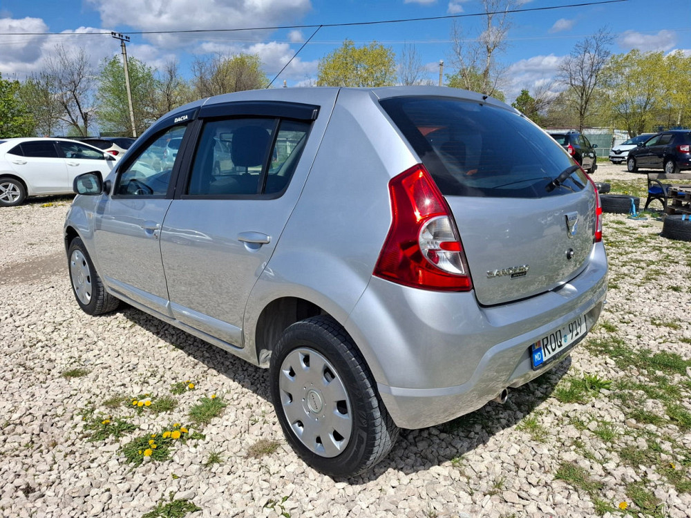 Dacia Sandero 2009 год Кишинёв Кишинёв - изображение 2