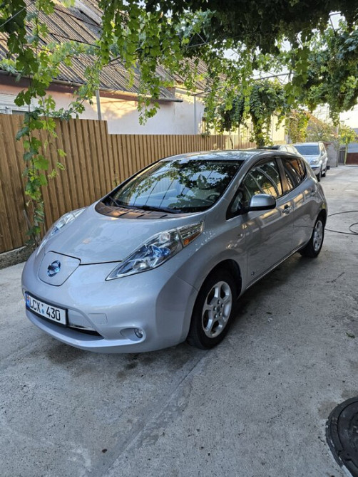 Nissan Leaf 2012 год Бендеры Бендеры - изображение 1