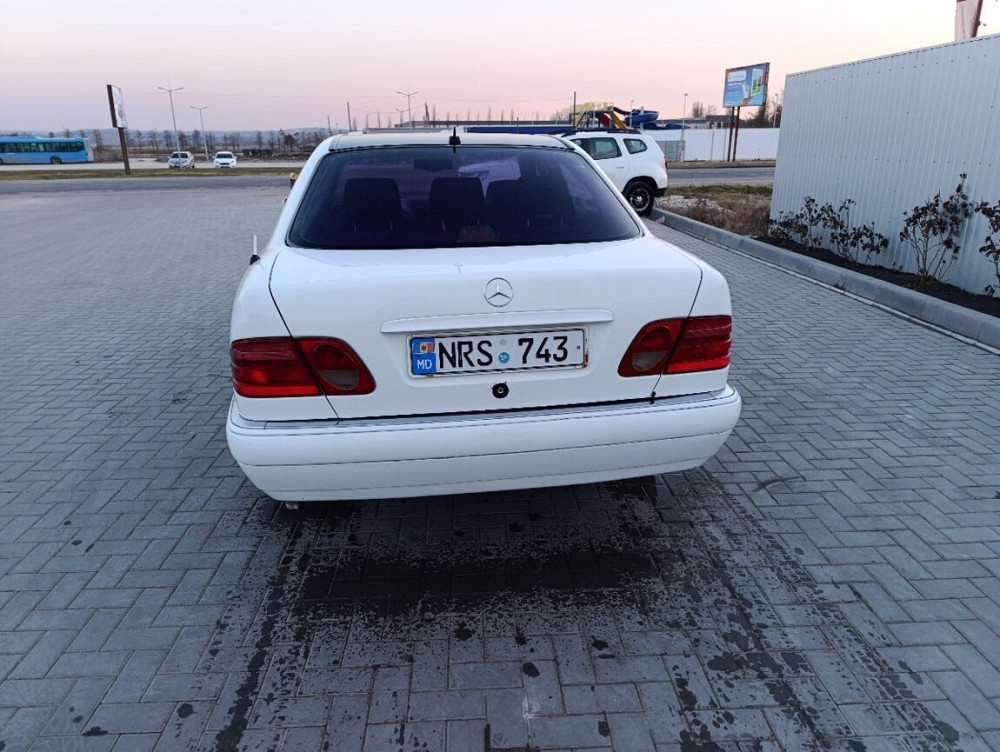 Mercedes E-Class 1996 год Бельцы Бельцы - изображение 4