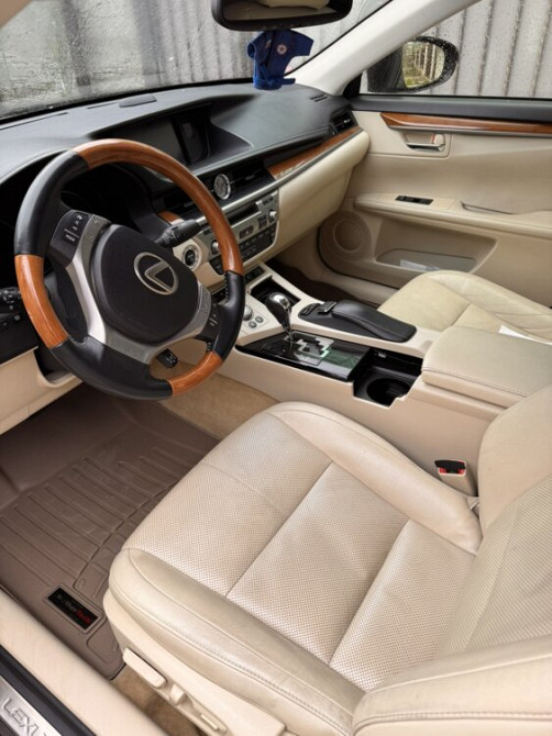 Lexus ES 2013 an Bender Bender - fotografie 7