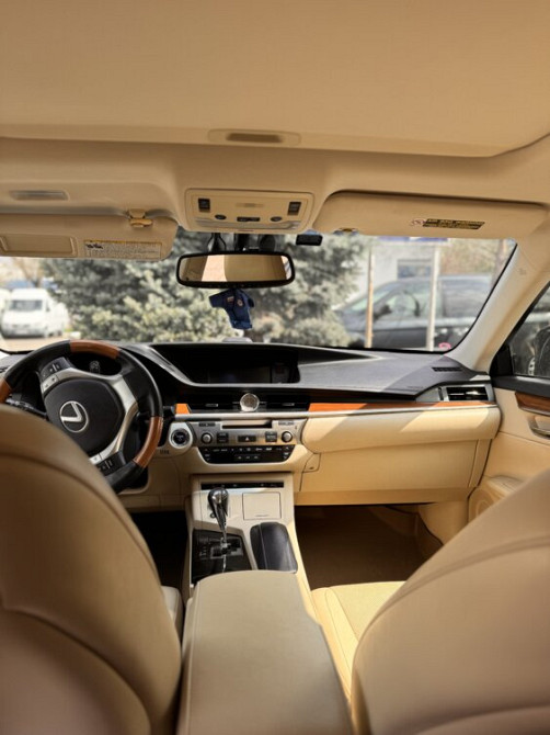 Lexus ES 2013 an Bender Bender - fotografie 10
