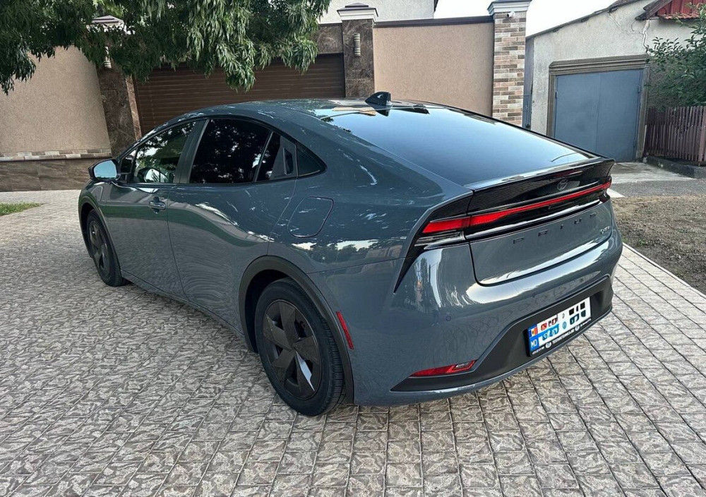 Toyota Prius 2024 год Тирасполь Тирасполь - изображение 2