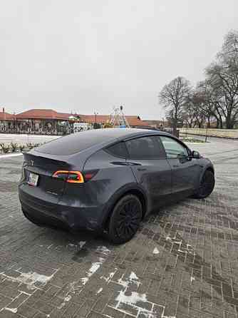 Tesla Model Y 2024 год Бендеры Бендеры