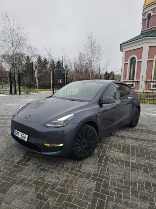 Tesla Model Y 2024 год Бендеры Бендеры - изображение 4