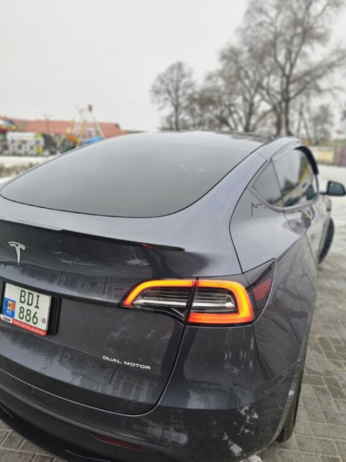 Tesla Model Y 2024 год Бендеры Бендеры - изображение 1
