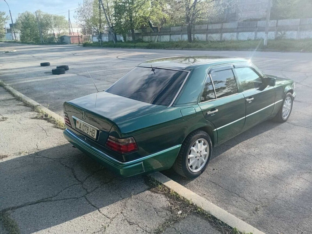 Mercedes E-Class 1994 год Бендеры Бендеры - изображение 4
