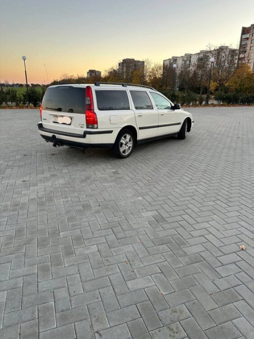 Volvo V70 2003 год Бендеры Бендеры - изображение 2