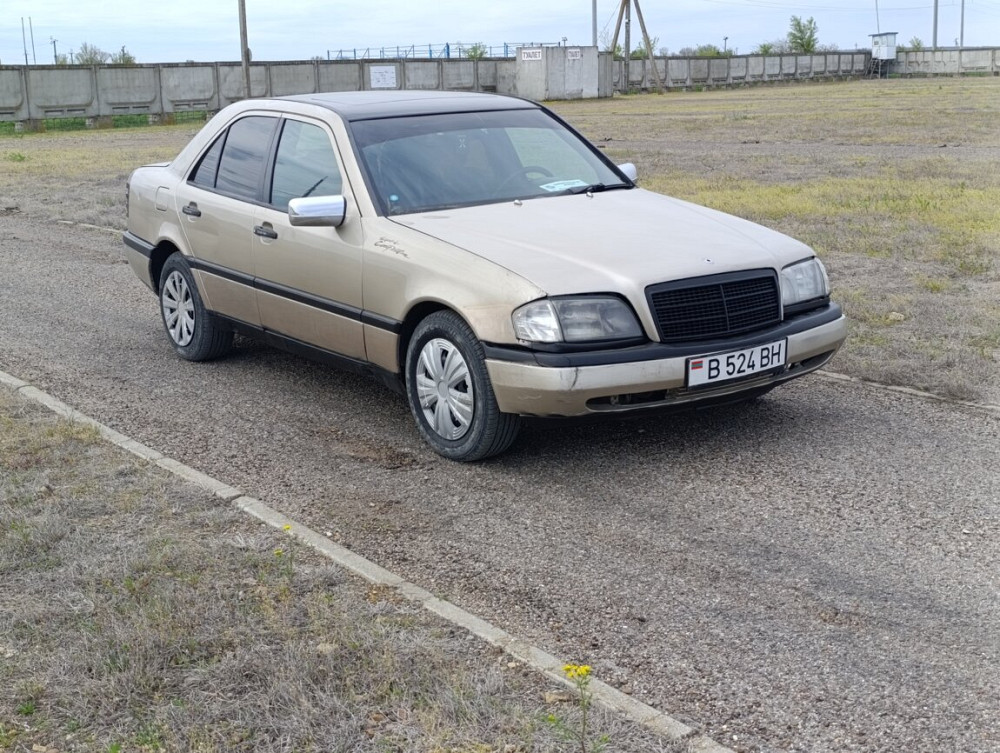 Mercedes C-Class 1996 an Bender Bender - fotografie 1