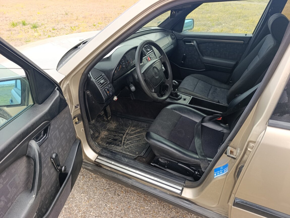 Mercedes C-Class 1996 an Bender Bender - fotografie 7
