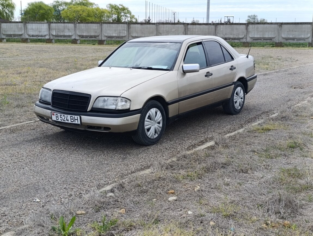 Mercedes C-Class 1996 an Bender Bender - fotografie 2