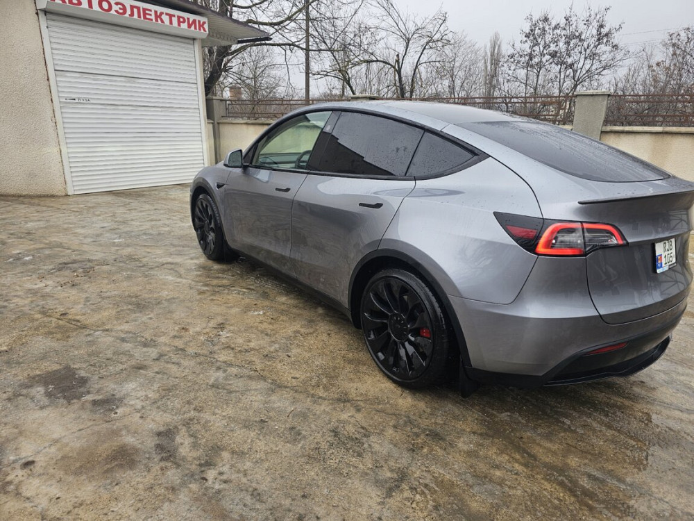 Tesla Model Y 2024 год Бендеры Бендеры - изображение 9