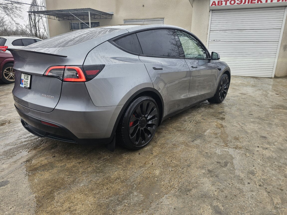 Tesla Model Y 2024 год Бендеры Бендеры - изображение 7