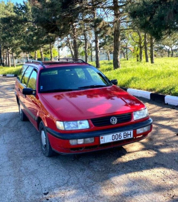 Volkswagen Passat 1995 год Суклея Суклея - изображение 1