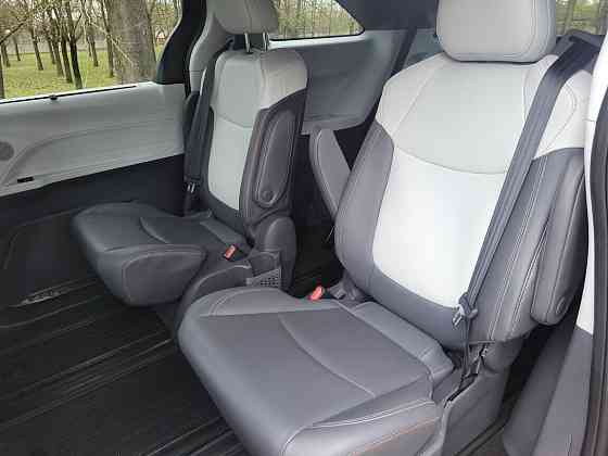Toyota Sienna 2021 год Тирасполь Тирасполь