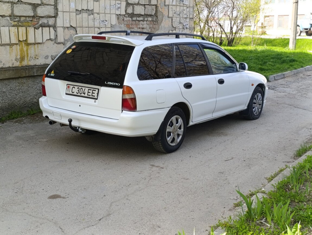 Mitsubishi Lancer 1994 an Bender Bender - fotografie 4