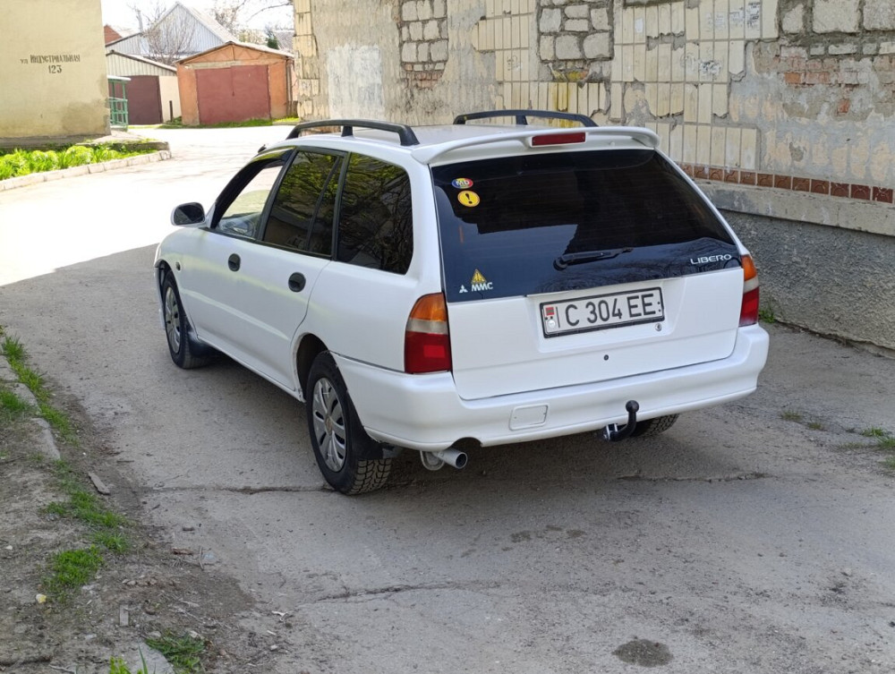 Mitsubishi Lancer 1994 an Bender Bender - fotografie 2