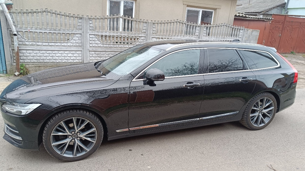 Volvo V90 2018 год Резина Резина - изображение 3