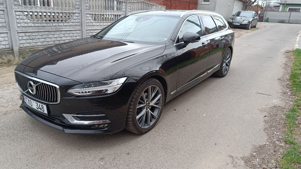 Volvo V90 2018 год Резина Резина - изображение 1
