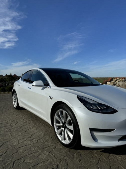 Tesla Model 3 2019 год Бендеры Бендеры - изображение 2