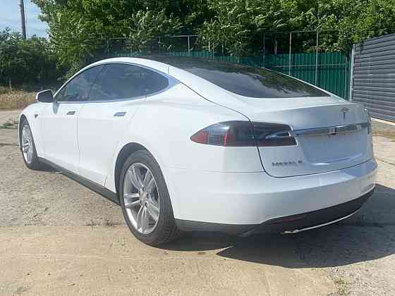 Tesla Model S 2013 год Рыбница Рыбница
