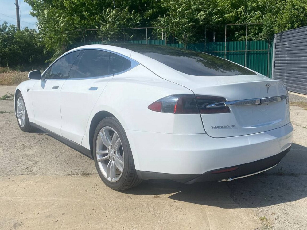 Tesla Model S 2013 год Рыбница Рыбница - изображение 4