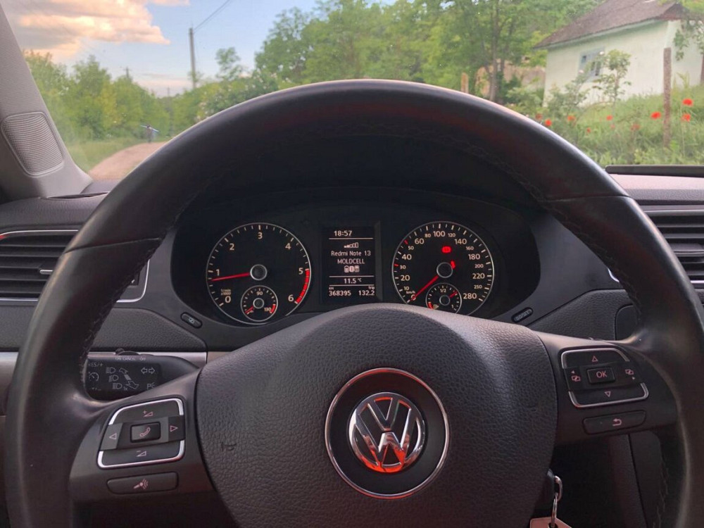 Volkswagen Jetta 2012 год Каменка Каменка - изображение 8