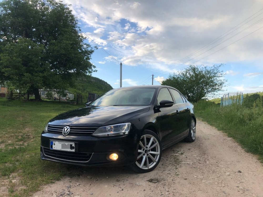Volkswagen Jetta 2012 год Каменка Каменка - изображение 1