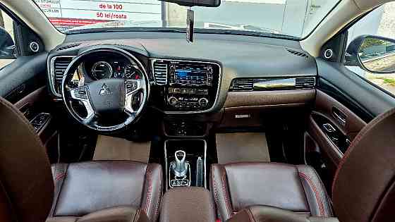 Mitsubishi Outlander 2016 год Кишинёв Кишинёв