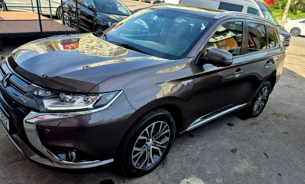 Mitsubishi Outlander 2016 год Кишинёв Кишинёв - изображение 1