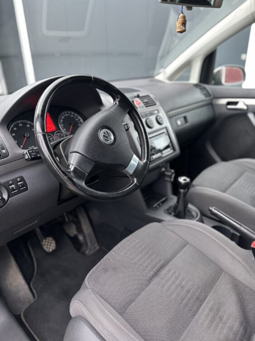 Volkswagen Touran 2007 год Слободзея Слободзея - изображение 6