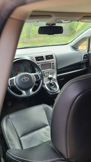 Toyota Verso 2010 год Тирасполь Тирасполь - изображение 4