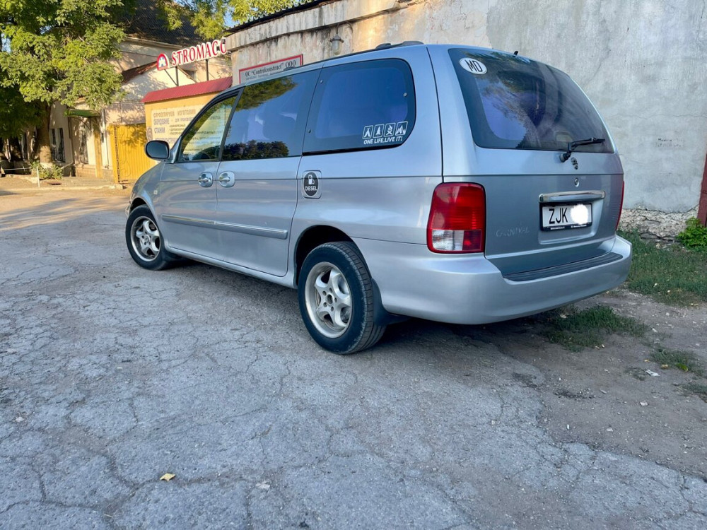 Kia Carnival 2002 год Тирасполь Тирасполь - изображение 2