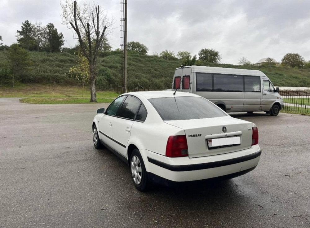 Volkswagen Passat 2000 an Tiraspol Tiraspol - fotografie 2