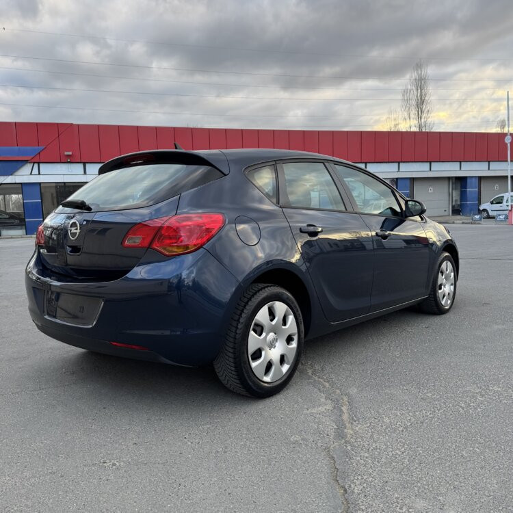 Opel Astra 2011 год Рыбница Рыбница - изображение 5