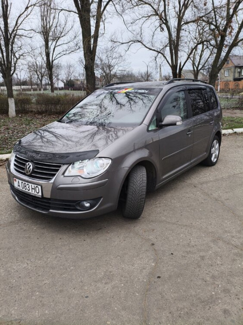 Volkswagen Touran 2009 an Tiraspol Tiraspol - fotografie 2