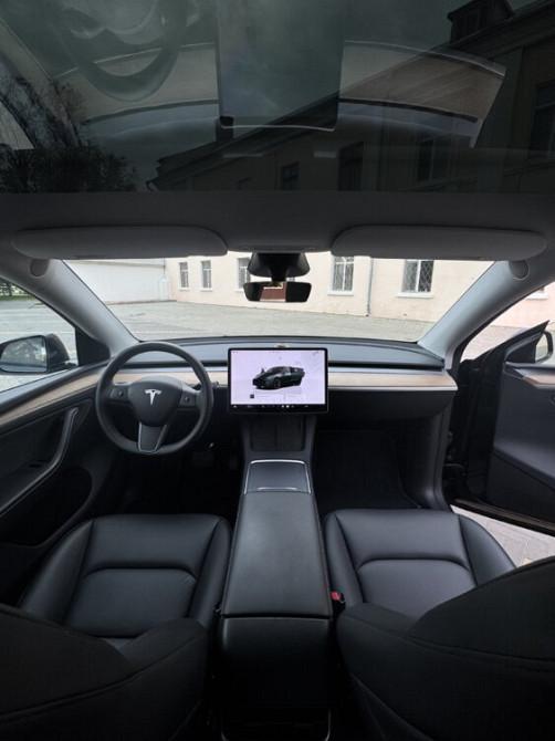 Tesla Model Y 2024 an Tiraspol Tiraspol - fotografie 5