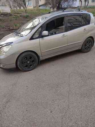 Toyota Corolla Verso 2003 an Bender Bender