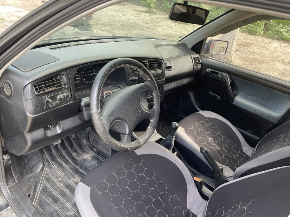 Volkswagen Golf 1993 год Слободзея Слободзея - изображение 2