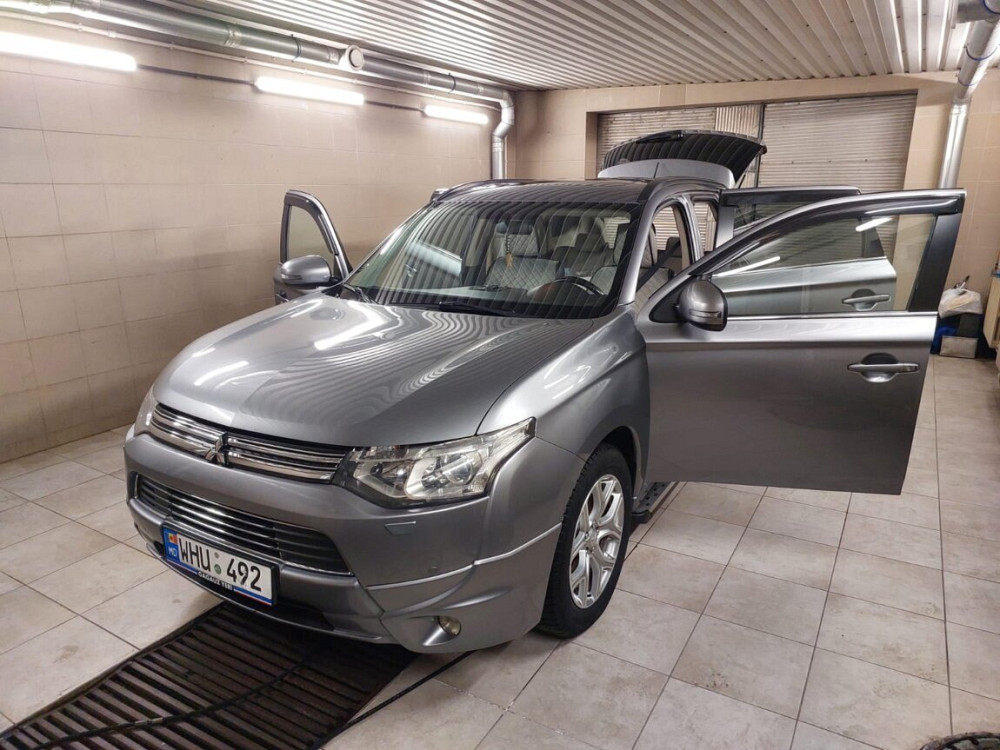 Mitsubishi Outlander 2014 год Кишинёв Кишинёв - изображение 2