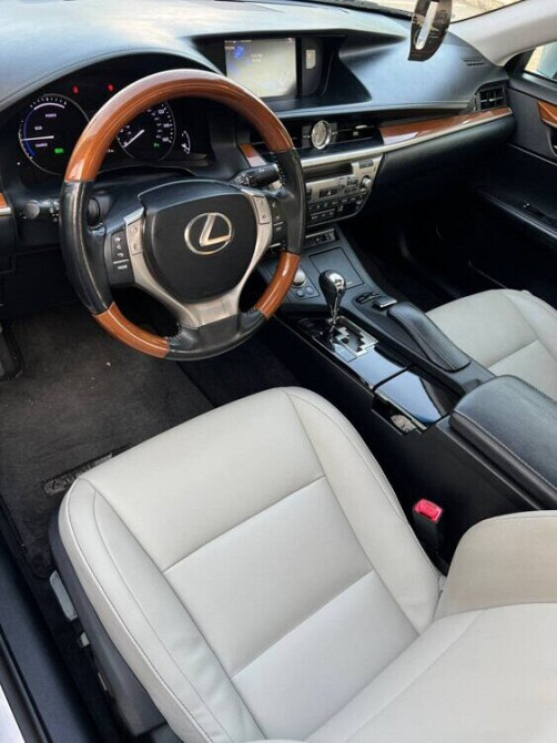 Lexus ES 2013 an Tiraspol Tiraspol - fotografie 7
