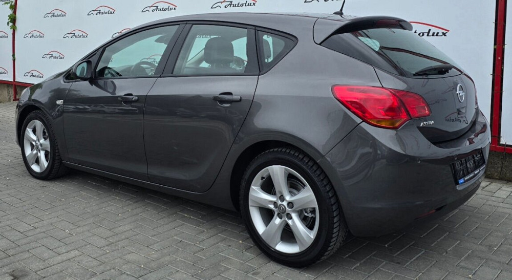 Opel Astra 2011 год Кишинёв Кишинёв - изображение 4
