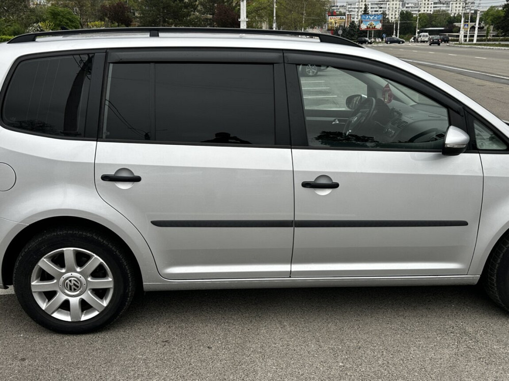 Volkswagen Touran 2011 год Тирасполь Тирасполь - изображение 2