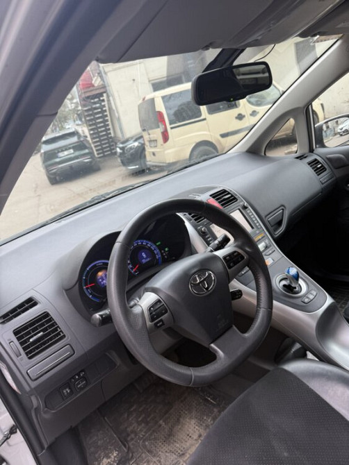Toyota Auris 2010 год Кишинёв Кишинёв - изображение 8