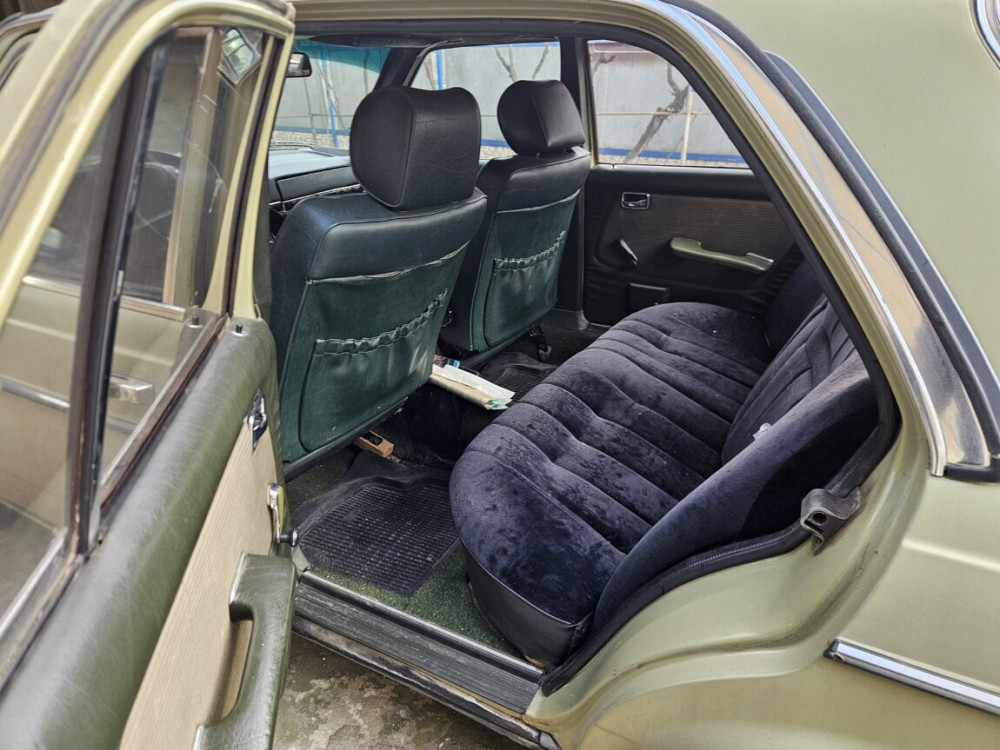 Mercedes W123 1980 an Dnestrovsc Dnestrovsc - fotografie 5