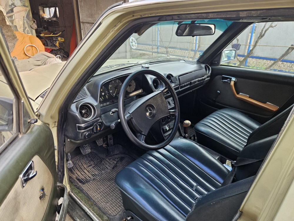 Mercedes W123 1980 an Dnestrovsc Dnestrovsc - fotografie 4