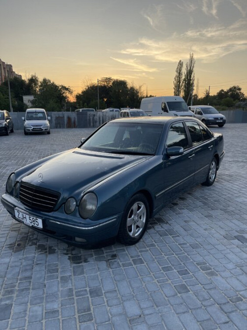 Mercedes E-Class 2000 год Тирасполь Тирасполь - изображение 1