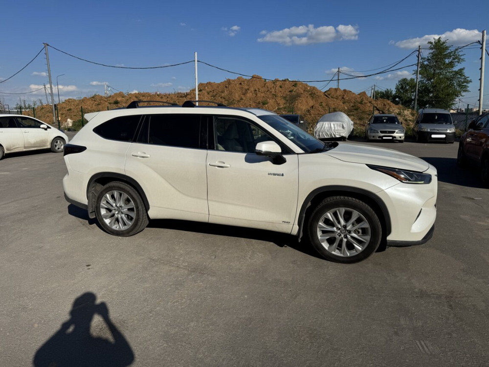 Toyota Highlander 2021 an Bender Bender - fotografie 3