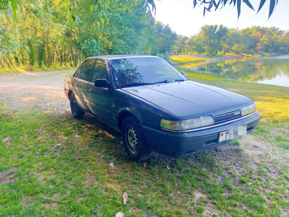 Mazda 626 1992 год Суклея Суклея - изображение 1